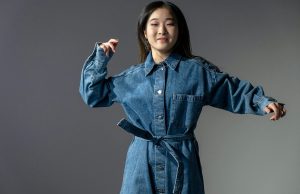 Sukienki dżinsowe dla puszystych: jak wybrać krój, materiał i stylizację