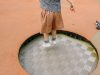 Trampolina w ziemi – czy to bezpieczne i praktyczne rozwiązanie do ogrodu?